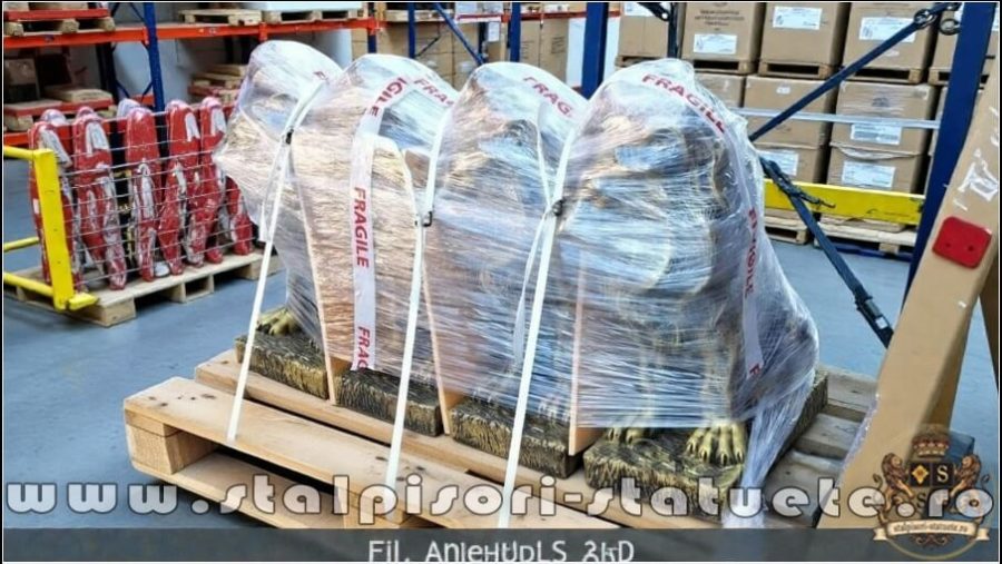 Set 4 statuete leu în șezut, auriu patinat, model S46. (5)