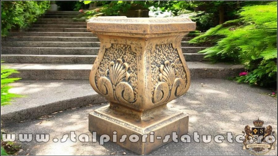 Soclu, stativ, arămiu patinat, model S27. (1)