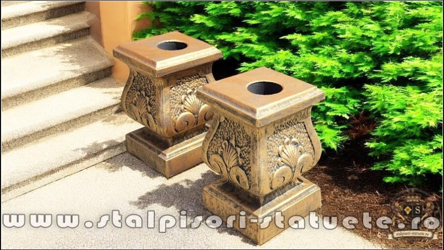 Soclu, stativ, arămiu patinat, model S27. (2)