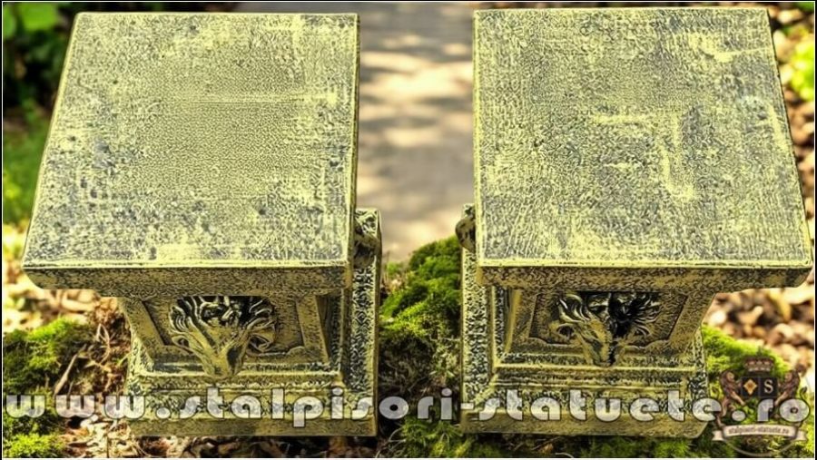 Soclu, stativ, cap de leu, auriu patinat, model S84. (5)