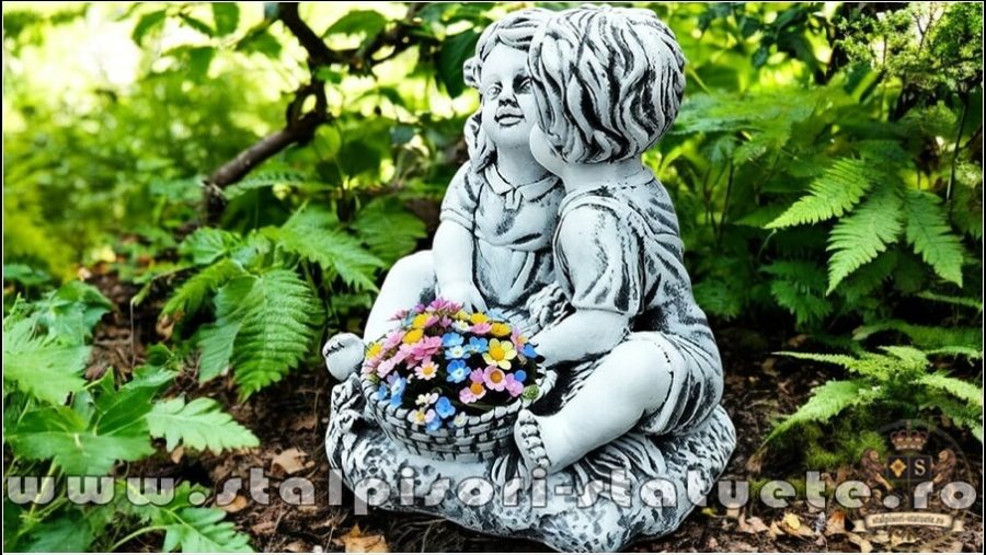 Statuetă copilași, gri patinat, model S87. (4)