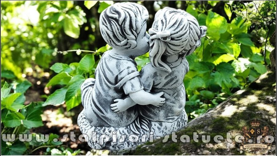 Statuetă copilași, gri patinat, model S87. (5)