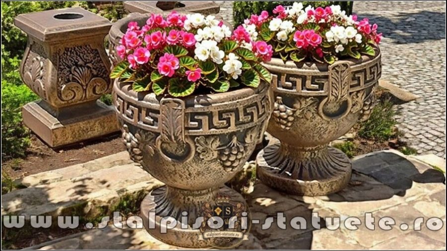 Vază ornament versace, arămiu patinat, model V8. (1)