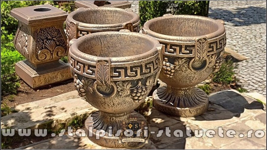 Vază ornament versace, arămiu patinat, model V8. (3)