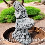 Statuetă fetița cu cățeluș, gri patinat, model F4.