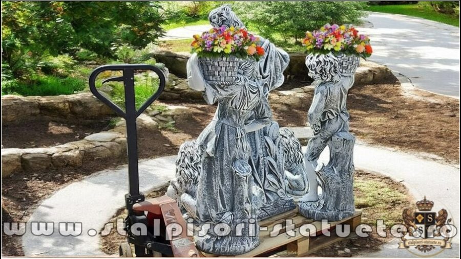 Set cinci statuete, gri patinat, model S94. (4)