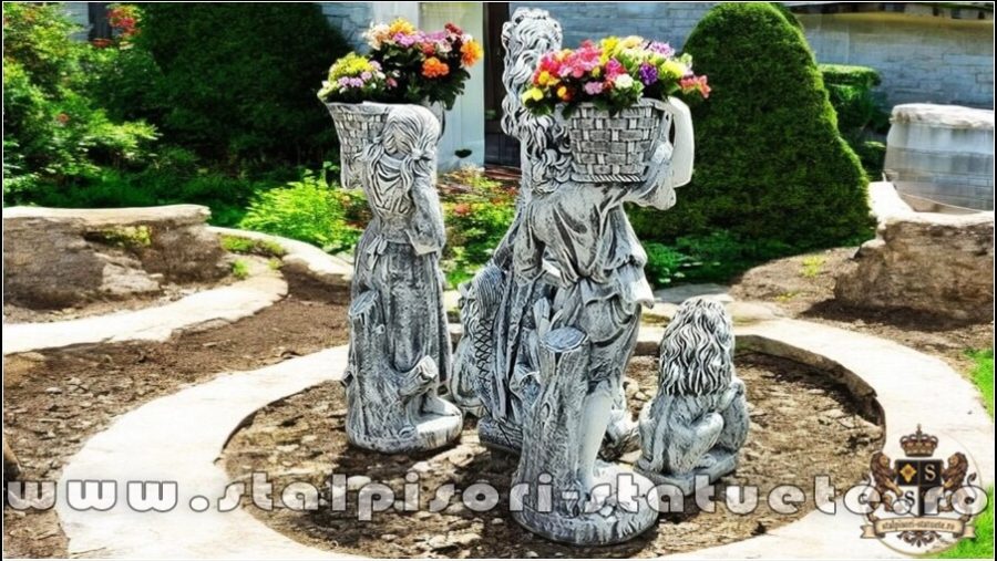 Set cinci statuete, gri patinat, model S94. (5)