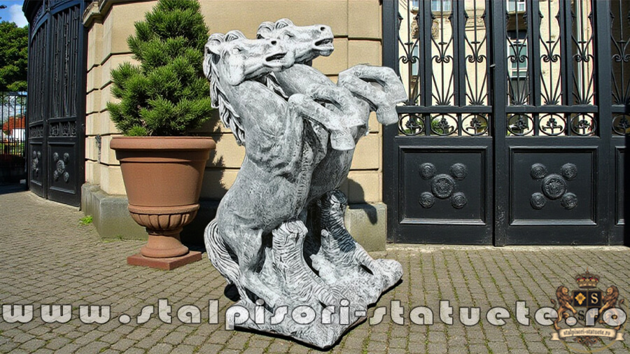 Set doi cai mari, gri patinat, model S37. (1)