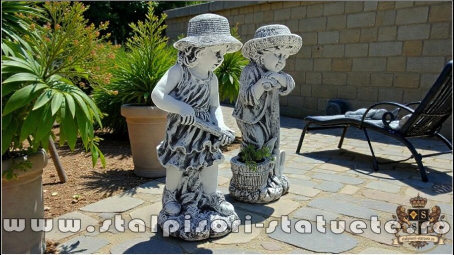 Set două statuete grădinari, gri patinat, model S90. (1)