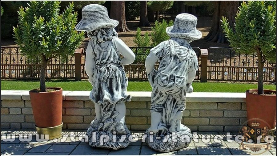 Set două statuete grădinari, gri patinat, model S92. (5)