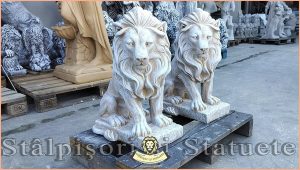 Statuetă leu în șezut, galben patinat, model S46.