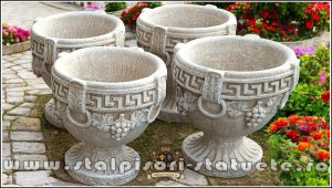 Vază ornament versace, galben patinat, model V8.