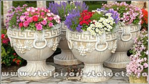 Vază ornament versace, galben patinat, model V8.