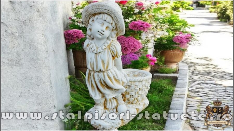 Statuetă fata cu coș, galben antichizat, model S3. (2)