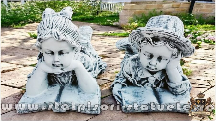 Statuete set doi copii scolari, gri patinat, model S15. (1)