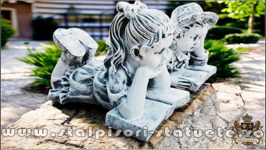 Statuete set doi copii scolari, gri patinat, model S15. (2)