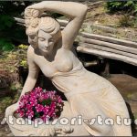 Statuetă jardinieră flori, galben patinat, model J12.