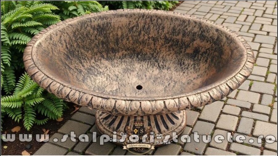 Vază mare, ornament stejar, arămiu antichizat, model V5. (3)