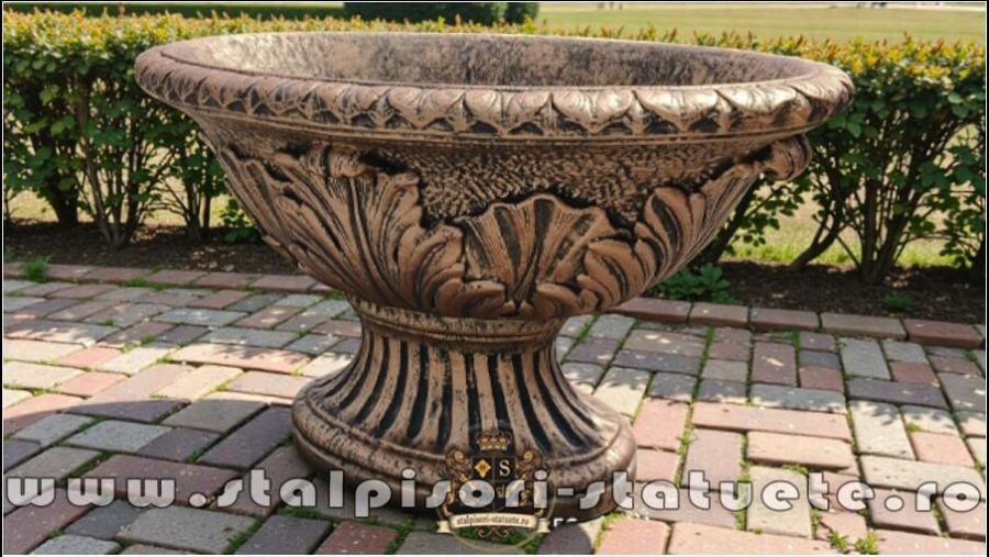 Vază mare, ornament stejar, arămiu antichizat, model V5. (4)