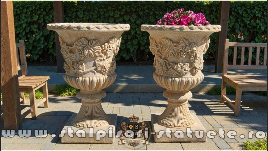 Vază ornament cu picior, galben patinat, model V1. (3)