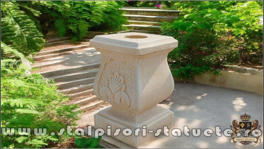 Soclu, stativ, galben patinat, model S27. (1)