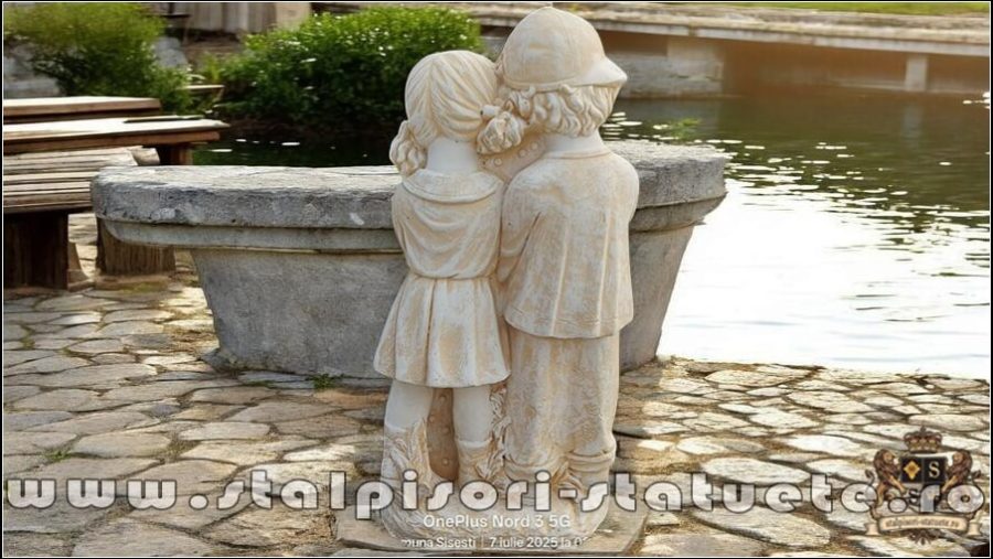 Statuetă copii cu coșuleț, galben patinat, model S7. (5)