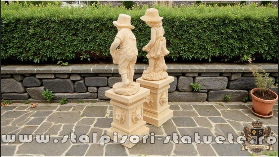 Set doi grădinari cu socluri, galben patinat, model S92-S27. (5)