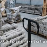 Stâlpișori, baluștri, popici, mosoare, din beton, model B5.