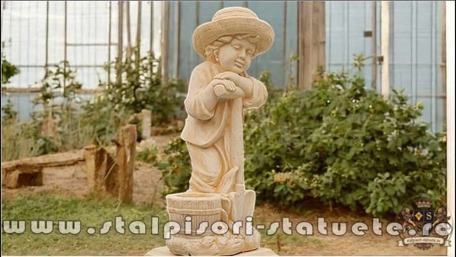 Statuetă băiat cu hârleț, galben patinat, model S60. (2)