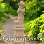 Set băiat cu hârleț pe soclu, galben patinat, model S60-S27.