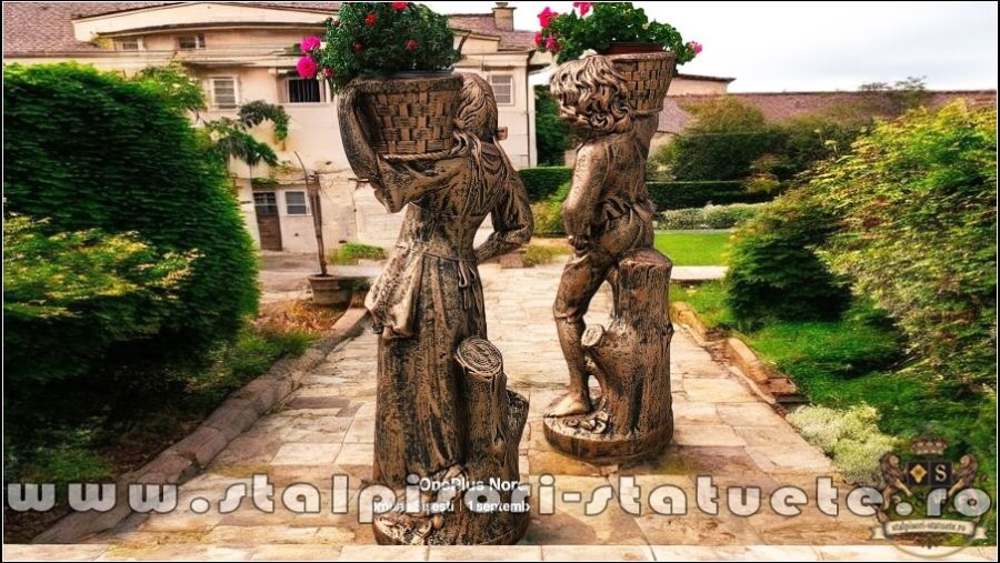 Statuete copii cu coșulețe, arămiu antichizat, model J3,J4. (4)