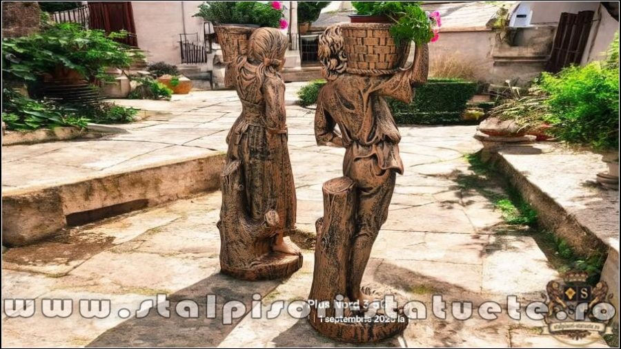 Statuete copii cu coșulețe, arămiu antichizat, model J3,J4. (5)