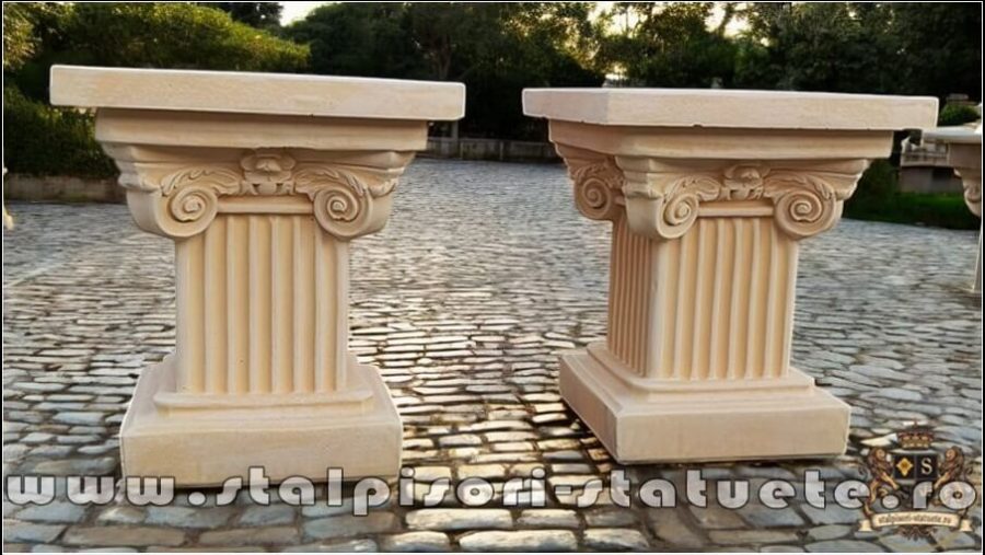 Soclu, stativ, galben patinat, model S64. (4)