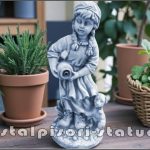 Fetiţa cu ulcea și cățel, gri patinat, model S104.