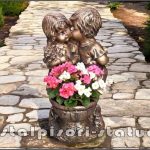 Statuetă copilași cu vază, arămiu, model S45.