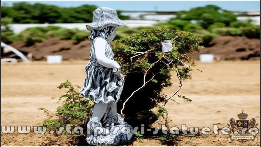 Statueta fetiţa cu furtun, gri patinat, model S34. (4)