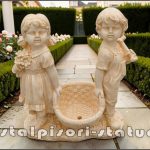 Statuetă copii cu coșuleț, galben antichizat, model J2.