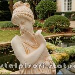 Statuetă domnița cu coroniță, galben patinat, model S44.