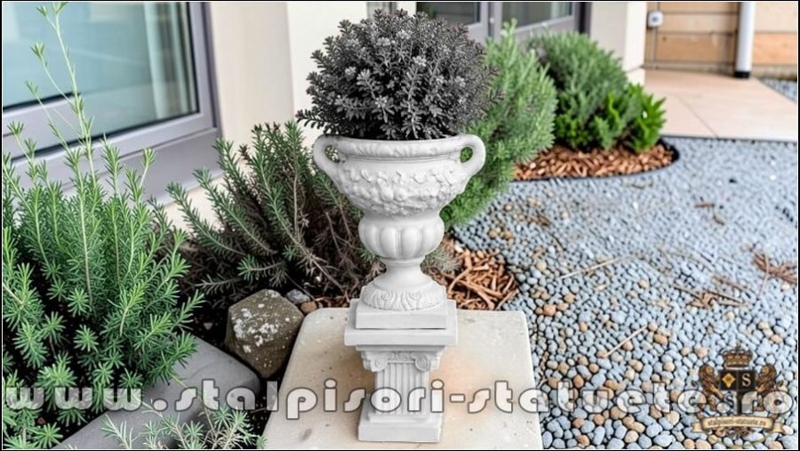 Vază ornament mare cu picior, alb marmorat, model V6-S64. (4)