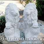 Statuetă leu mic cu blazon, alb marmorat, model S2.