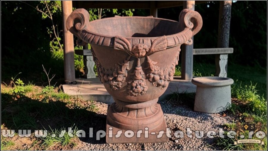 Vază mare cu picior, terracotta patinat, model V2. (1)
