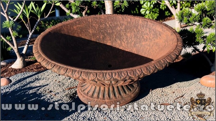 Vază mare, ornament stejar, terracotta antichizat, model V5. (3)