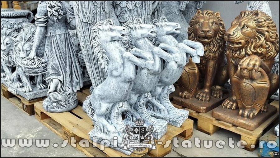 statuete căluţi stâlpii poartă (1)